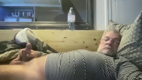 crapaud75018 online show from 12/19/25, 07:15