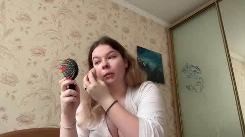 Elise online show from 09/18/25, 08:38