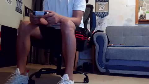 Snapshot of crazy4feetmanic chatting on 12/17/25, 08:26 drbucknaked online show from 12/17/25, 08:26