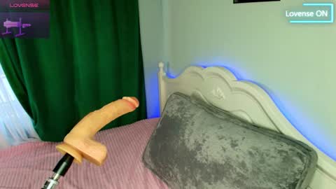 Snapshot of crazy__berry chatting on 10/30/25, 07:10 Eva online show from 10/30/25, 07:10