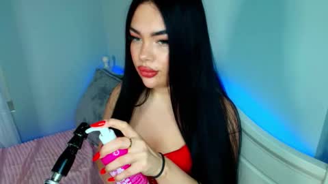 Snapshot of crazy__berry chatting on 01/11/26, 04:12 Eva online show from 01/11/26, 04:12