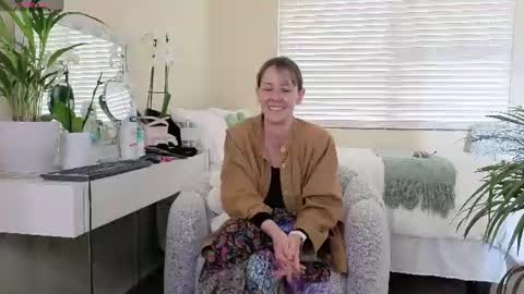 Snapshot of crazy_ass_stacy chatting on 07/16/26, 01:17 Stacy 2pm to 6pm mon-fri 3 CAT online show from 07/16/26, 01:17