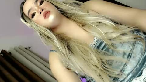 Snapshot of crazy_vixen chatting on 10/11/25, 05:55 Hot Ayisha online show from 10/11/25, 05:55