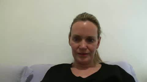Anny online show from 12/12/24, 10:31