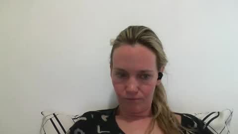 Anny online show from 12/30/24, 12:22