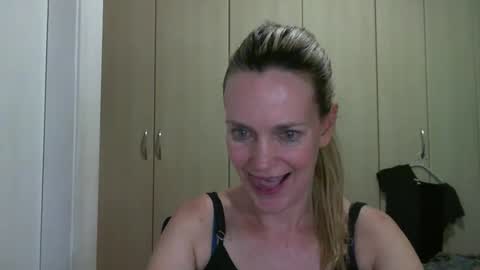 Anny online show from 01/14/25, 12:11