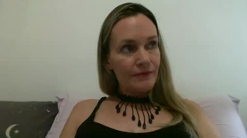 Anny online show from 02/21/25, 09:54