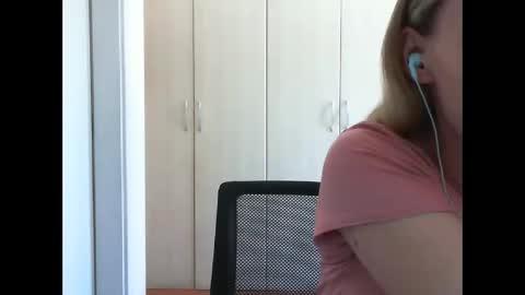 Anny online show from 03/04/25, 01:59