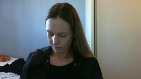 Anny online show from 09/30/25, 11:48