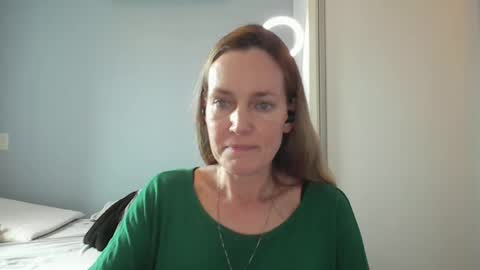 Anny online show from 11/18/25, 04:00