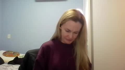 Anny online show from 07/27/26, 12:23
