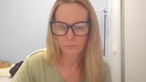 Anny online show from 07/30/26, 12:09