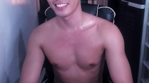 Snapshot of crazyasiancum chatting on 11/03/25, 05:09 Zion online show from 11/03/25, 05:09