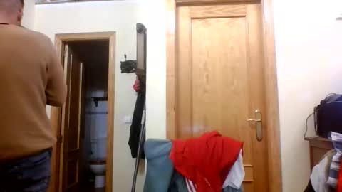 Snapshot of crazyboy44412345 chatting on 09/27/25, 05:23 crazyboy44412345 online show from 09/27/25, 05:23