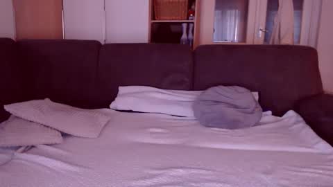 Snapshot of crazydollelf chatting on 12/17/25, 12:44 Camille online show from 12/17/25, 12:44