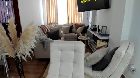 LAURA online show from 06/10/26, 12:15