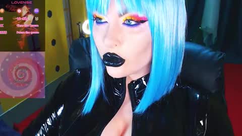 Snapshot of crazypinkyball chatting on 11/01/25, 01:24 Roxy online show from 11/01/25, 01:24