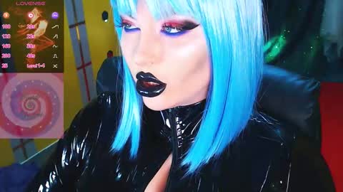 Snapshot of crazypinkyball chatting on 11/02/25, 02:30 Roxy online show from 11/02/25, 02:30