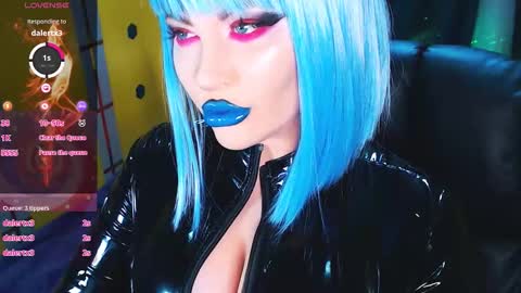 Snapshot of crazypinkyball chatting on 11/08/25, 03:12 Roxy online show from 11/08/25, 03:12