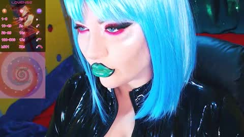 Snapshot of crazypinkyball chatting on 12/14/25, 01:05 Roxy online show from 12/14/25, 01:05