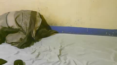 Snapshot of crazzyfucck chatting on 10/06/25, 11:07 Samuel online show from 10/06/25, 11:07