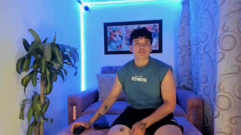 Snapshot of cream_jock chatting on 10/09/25, 01:47 jock an flufi online show from 10/09/25, 01:47