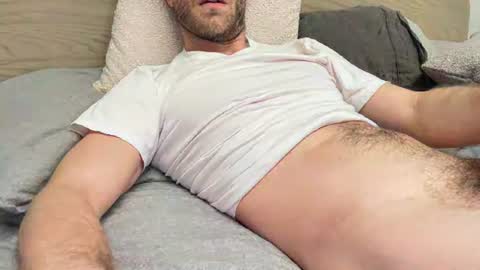 Snapshot of creamofwheattreat chatting on 12/17/25, 04:57 creamofwheattreat online show from 12/17/25, 04:57