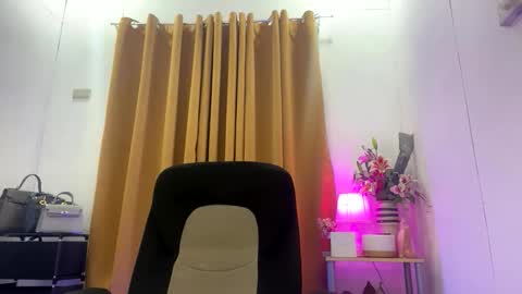 Snapshot of creamy_cock26 chatting on 09/28/25, 11:04 A S H L Y online show from 09/28/25, 11:04