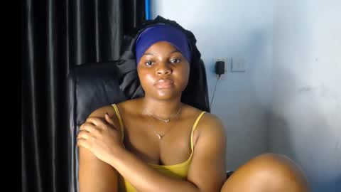 Snapshot of creamy_juicypussy chatting on 09/13/25, 07:19 Lady jasmine online show from 09/13/25, 07:19
