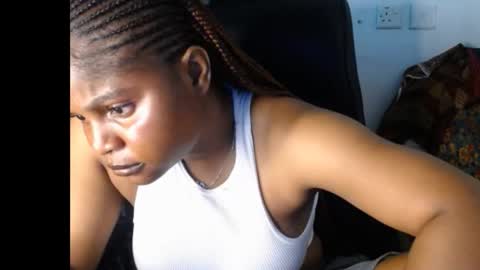 Snapshot of creamy_juicypussy chatting on 11/16/25, 10:48 Lady jasmine online show from 11/16/25, 10:48