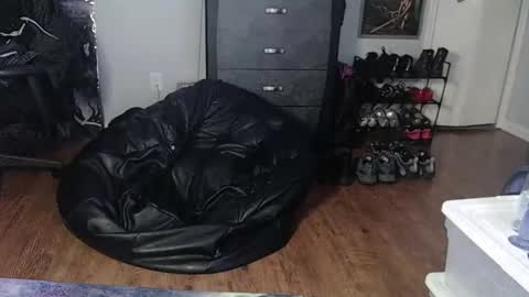 Snapshot of creamy_lust chatting on 02/02/25, 05:32 Sylvia online show from 02/02/25, 05:32