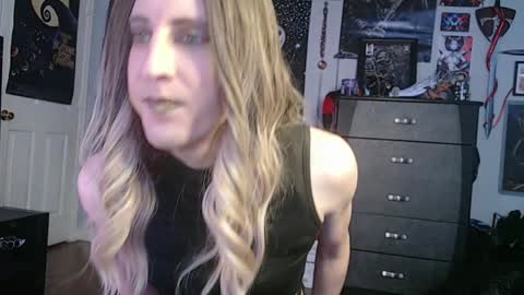 Snapshot of creamy_lust chatting on 02/26/25, 12:38 Sylvia online show from 02/26/25, 12:38