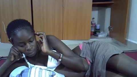 Snapshot of creamy_pussie chatting on 03/25/26, 10:16 creamy_pussie online show from 03/25/26, 10:16