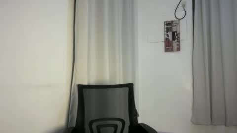 mika online show from 01/08/26, 09:06