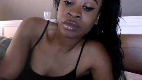 Snapshot of creamycherrypop chatting on 10/26/25, 08:42 FREE online show from 10/26/25, 08:42