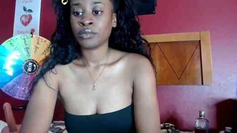 Snapshot of creamycherrypop chatting on 11/17/25, 09:59 FREE online show from 11/17/25, 09:59