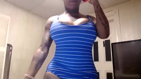 Snapshot of creamyexotica chatting on 09/15/25, 05:57 CreamyExotica online show from 09/15/25, 05:57