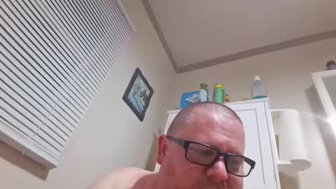 Snapshot of creeeping_death chatting on 11/21/25, 09:08 The hopeless romantic online show from 11/21/25, 09:08