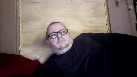 Snapshot of creeeping_death chatting on 12/18/25, 08:15 The hopeless romantic online show from 12/18/25, 08:15