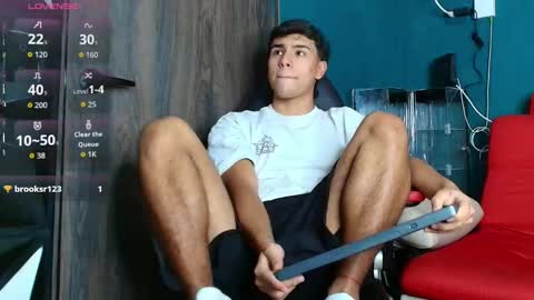 Snapshot of crh58_ chatting on 12/02/25, 10:05 crh58_ online show from 12/02/25, 10:05