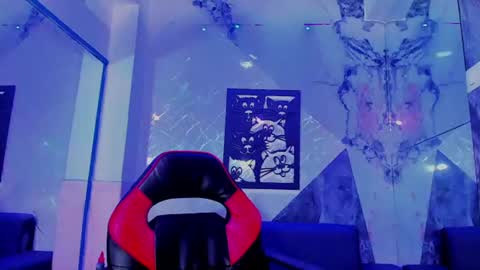 crhistofer_ online show from 07/11/26, 06:49