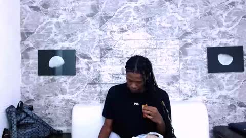 CriisBrown  online show from 11/15/25, 11:18