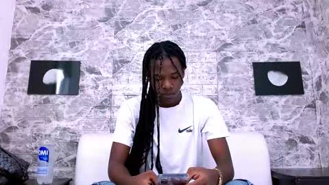 CriisBrown  online show from 11/20/25, 11:21