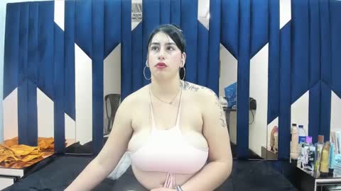 Snapshot of criistaal__ chatting on 12/31/24, 08:15 Criistaal   online show from 12/31/24, 08:15