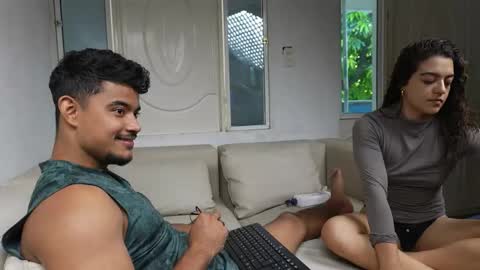 Snapshot of crimson_heart chatting on 10/01/25, 02:01 Crimson heart online show from 10/01/25, 02:01