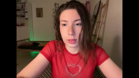 Snapshot of cringebutcute chatting on 10/17/25, 12:14 Astrid online show from 10/17/25, 12:14