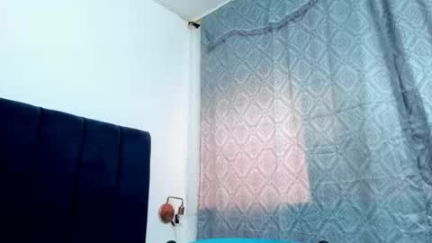 cris_dulce online show from 06/12/26, 06:07