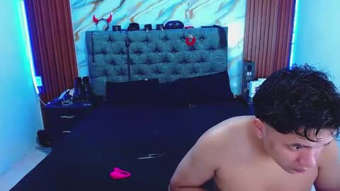 CRISANDMERY online show from 06/11/26, 06:22