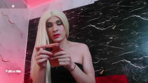 crislingery_doll online show from 05/09/26, 12:21