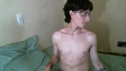 Snapshot of criss_420 chatting on 09/20/25, 12:00 criss_420 online show from 09/20/25, 12:00